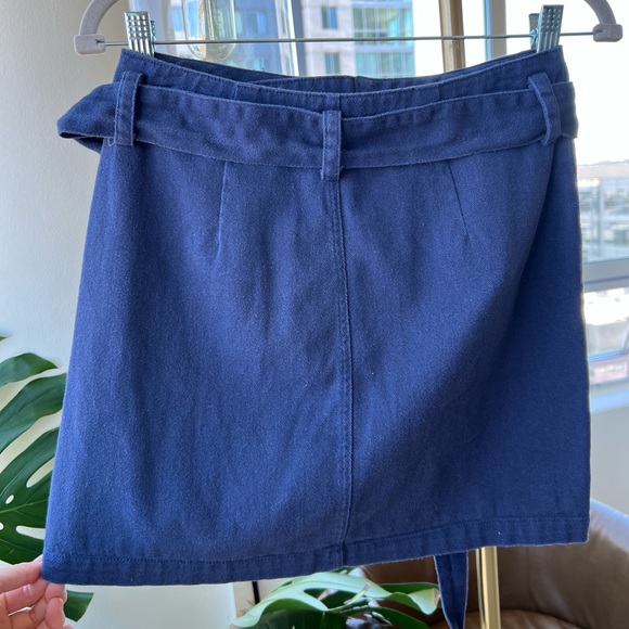 Blue belted mini skirt - Picture 3 of 3